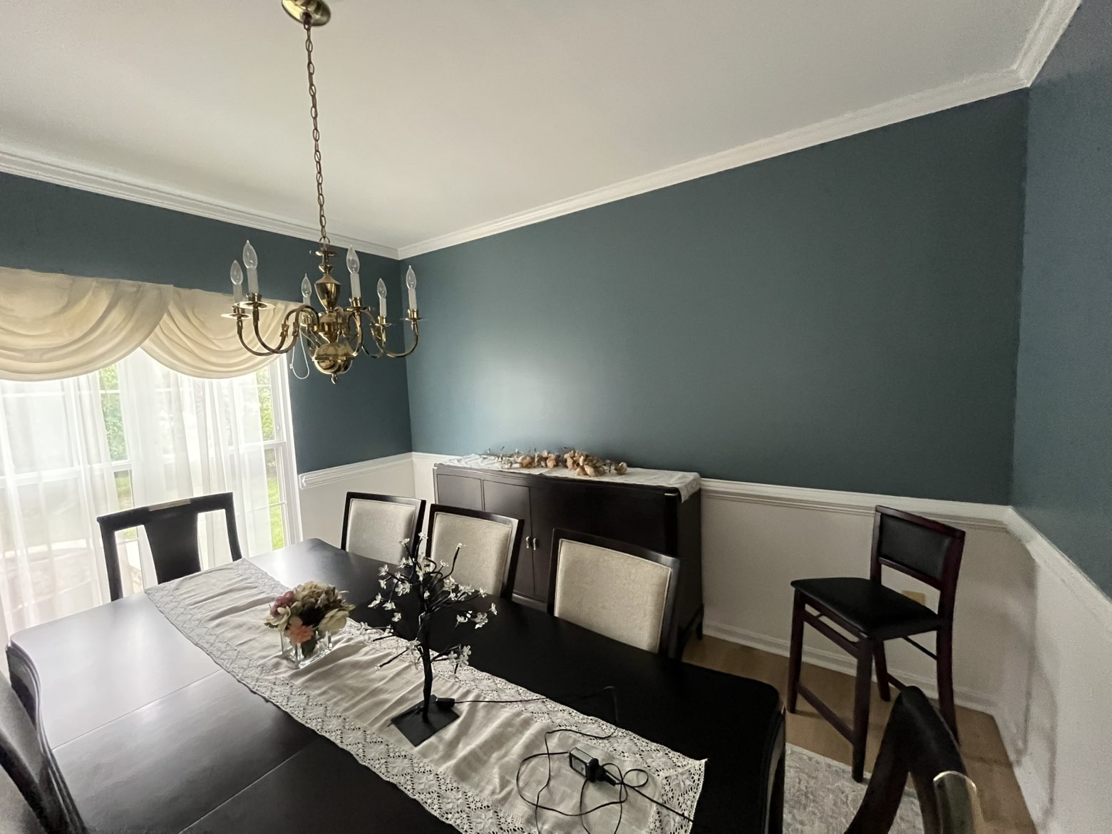 Dining walls & trim — after